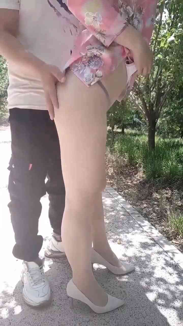 极品性感丝袜熟妇户外勾引极品单男后入内射