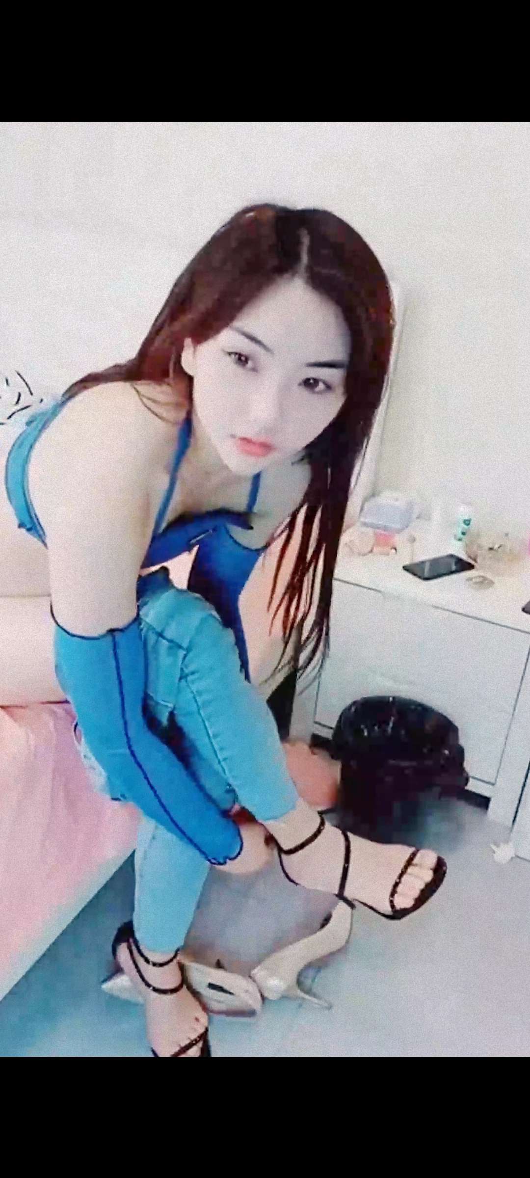 小浪蹄子直播被操，身材堪称完美