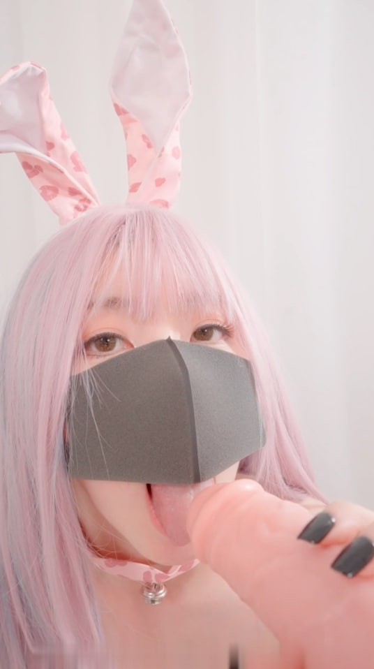 玩偶姐姐允吸玩具