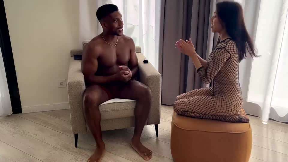 P站前百模特 黑白屌通吃 三洞齐开射精骚逼挑逗性交