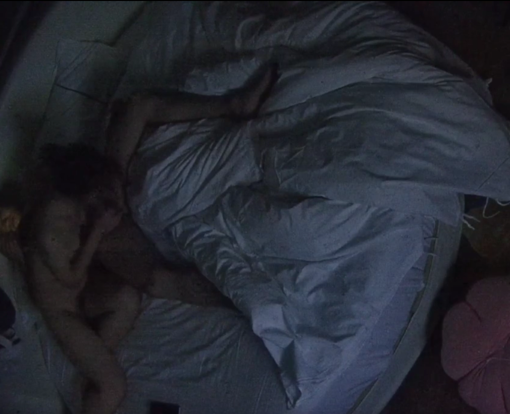 情趣台 3-3 纹身社会男有一个不借的人妻少妇 口活好又主动配合 就是奶子稍小了一些 还喜欢自己摸逼