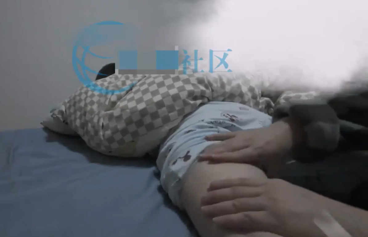 ❤️父女乱伦❤️外站大神（露露女儿日记）操嫩女儿-3 给女儿按摩上了，感觉女儿的穴不像处女