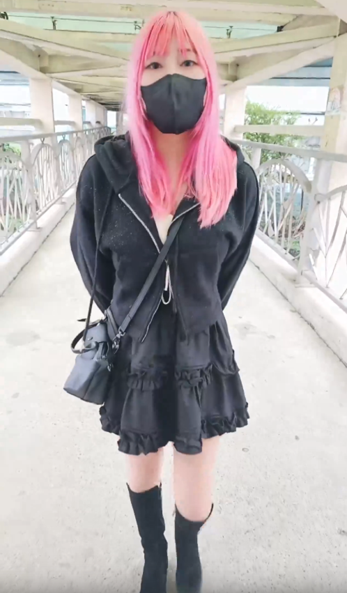 【重磅】奴小Q露出频道【小小Q】出門鎖上貞操帶，回家被玩弄到寸止