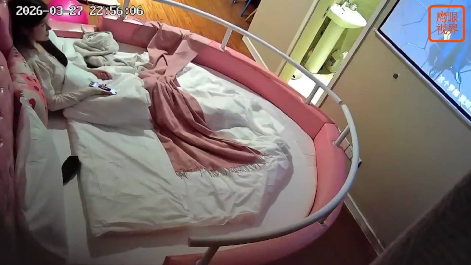 ❤️20260328❤️鹰钩鼻气质美女和中年男人酒店内的啪啪两场