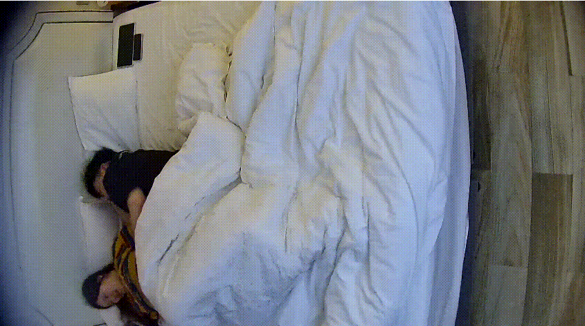 情趣酒店 4-2 一对胖情侣进来就在床上抱一起了 然后就干上了 可能没让小胖妞满足 还用手扣让胖妞爽