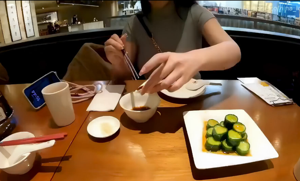 FansOneNINA崩坏的英文老师 倪娜 圣诞日内射