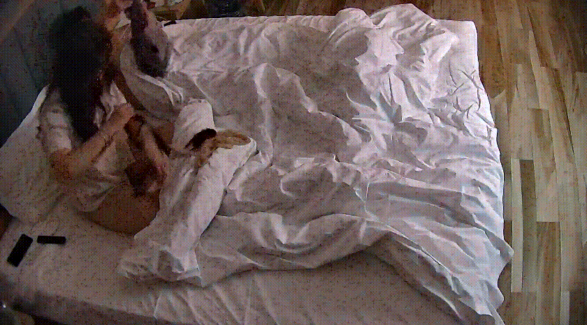 情趣酒店 4-5 昨天的情侣今天换了一双丝袜 又是情趣拉满 期待后续用美女的大奶子打个奶炮 不然浪费了