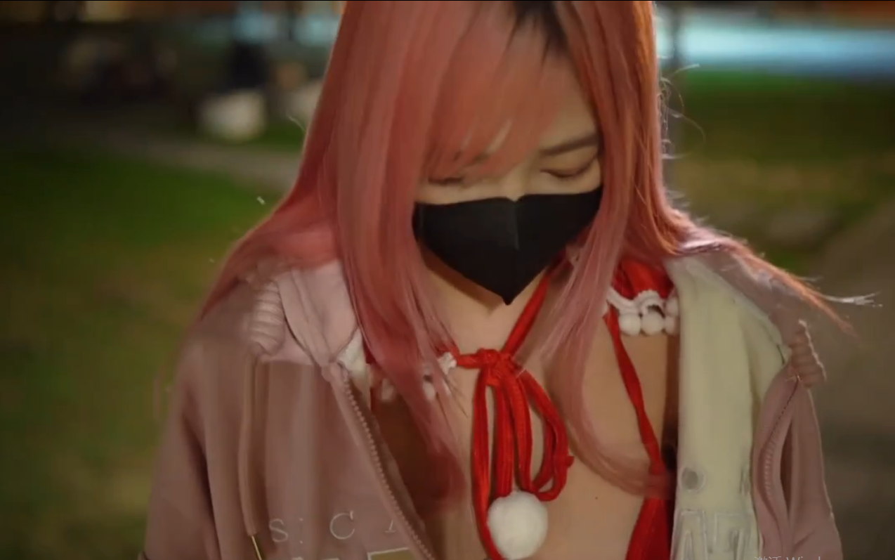 【重磅】露出博主【小小Q】奴小Q的露出频道 聖誕三點式比基尼，戶外遙控跳蛋遊戲