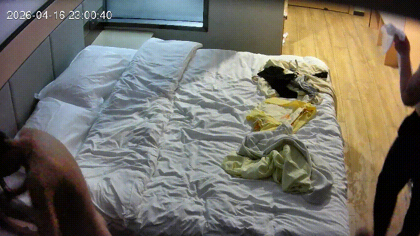 多彩大学城 4-16 从奶子和长相 这男人绝对是包养勾搭了一个学生嫩妹 操 逼的时候学妹都在电脑 兴趣缺缺