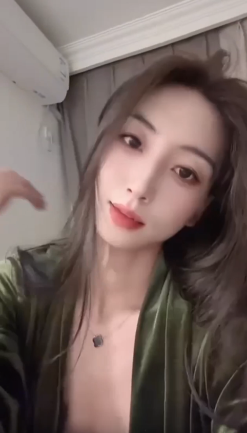 抖音极品宝妈博主九儿是淘淘妈大尺度私拍超骚