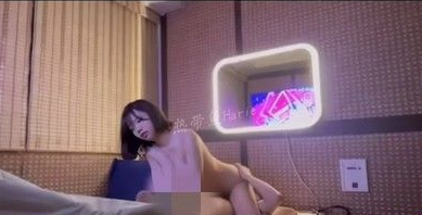 神【热带鱼】 7.25.26号新作 上海06年巨乳萌妹 骑乘摇奶太上头了两个巨乳太刺激了